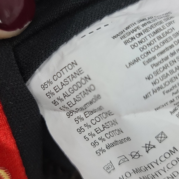 O mighty red embroidered romper. Women's size s - Picture 8 of 8